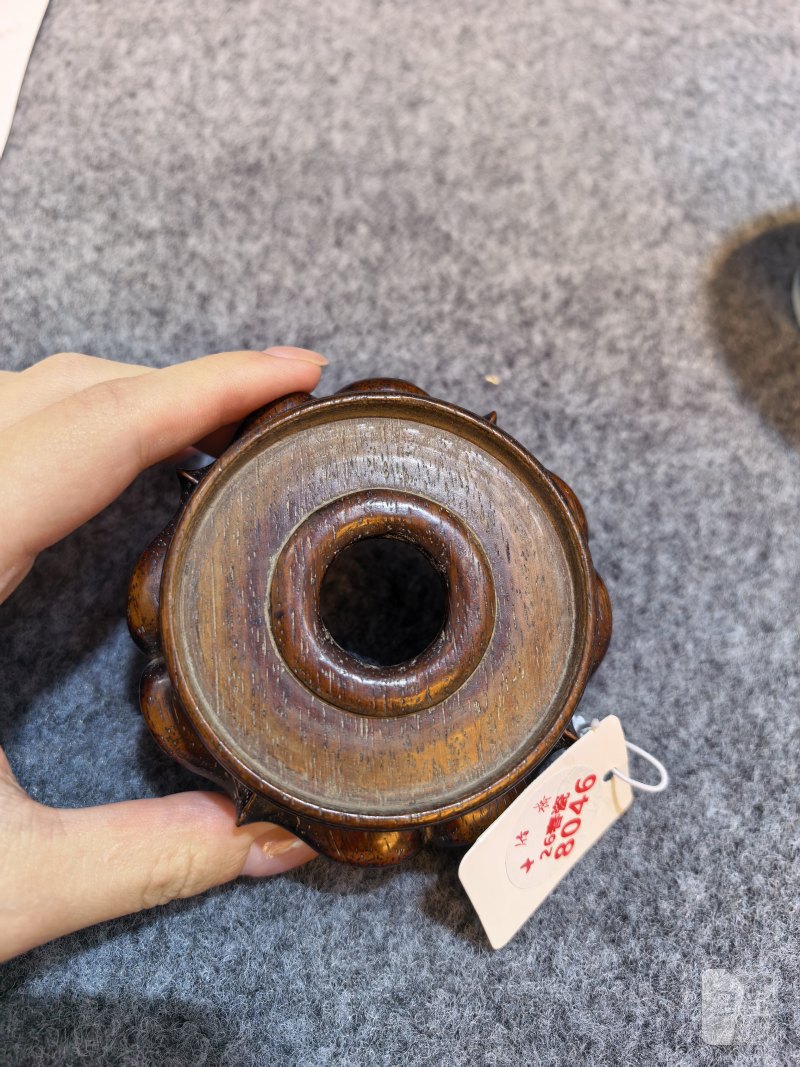 清乾隆 青花缠枝莲贯耳小瓶 - 图13